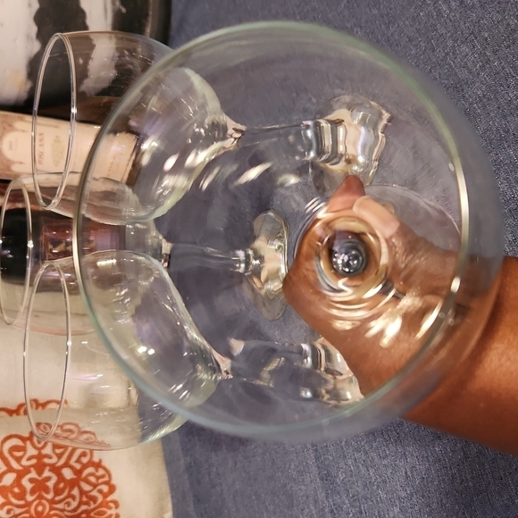 4 Large Red Wine Glasses - Picture 4 of 5